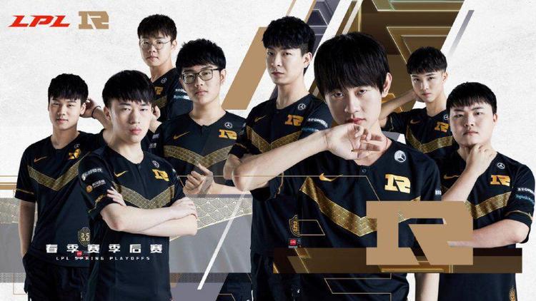 自俱乐部近 自俱乐部近