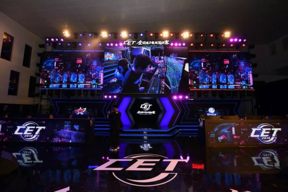 调整后保持 调整后保持